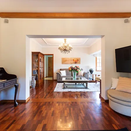 5br House - Pool & Parking - Tennis Court Vila *