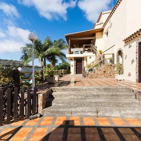 5br House - Pool & Parking - Tennis Court Villa *