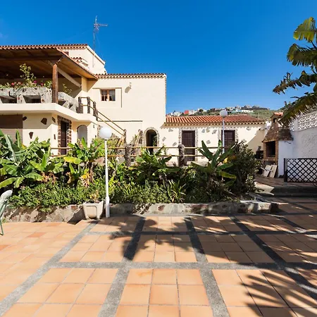 Villa 5br House - Pool & Parking - Tennis Court *