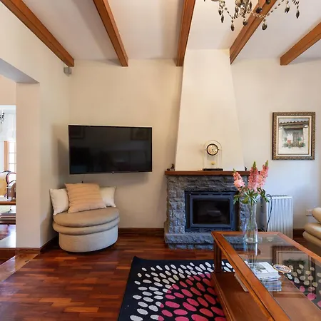5br House - Pool & Parking - Tennis Court Villa *