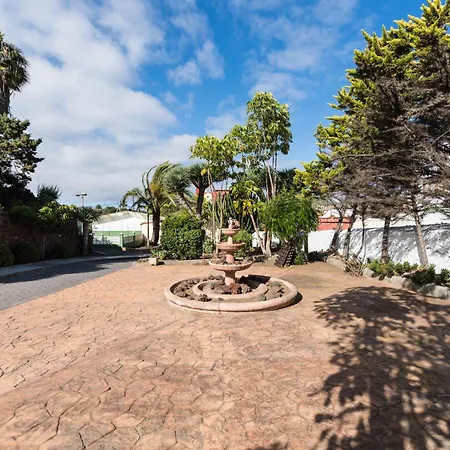 Βίλα 5br House - Pool & Parking - Tennis Court *